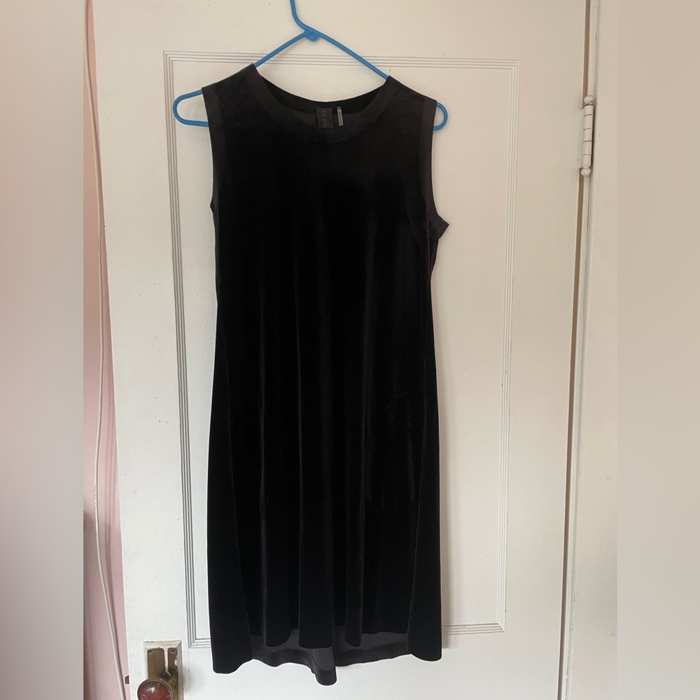 Norma Kamali black velvet dress